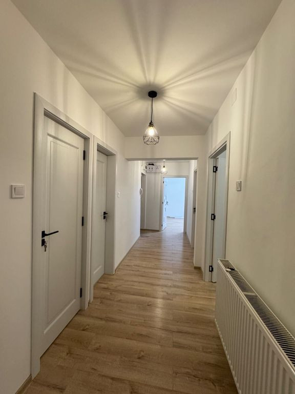 De inchiriat trei cam parter piata Rahova