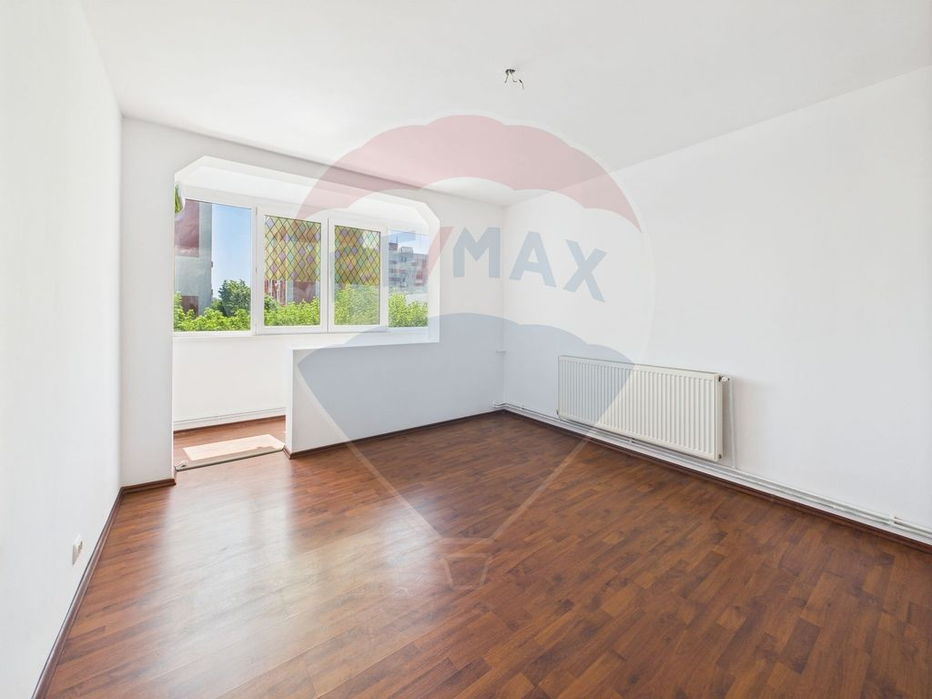 3 camere de vânzare Rahova, liber, cu centrala termica s...