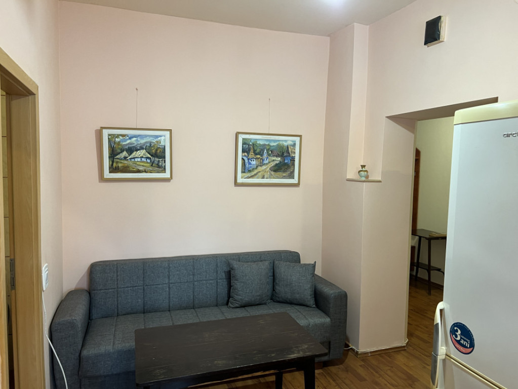 Garsoniera spatioasa 35 mp str croitorilor