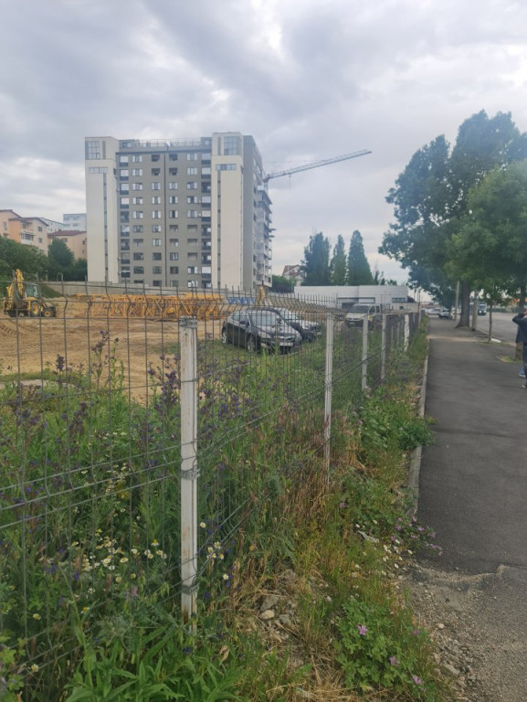 Teren intravilan , 2500 mp, zona Calea Severinului