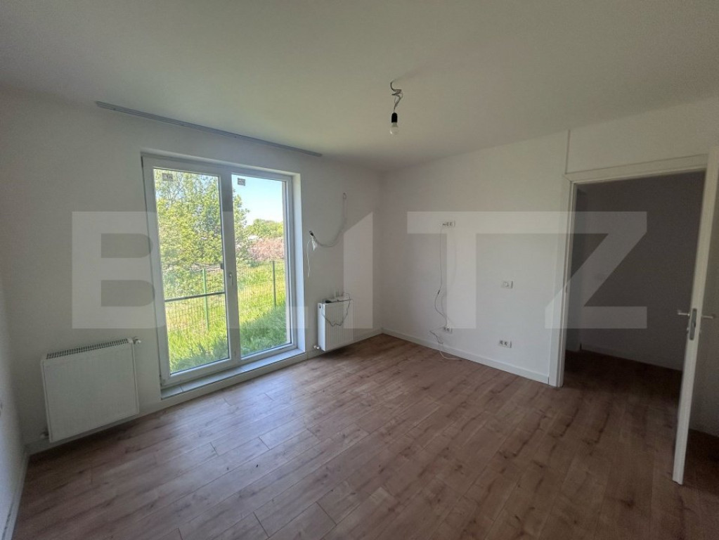 Apartament de vanzare, cu 3 camere, 70,3 mp, gradina 88 mp,