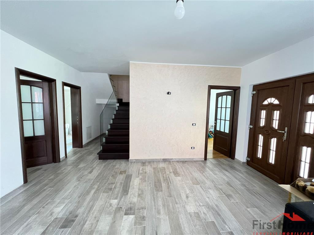 Vila P 1 de in zona Laminoru SUD