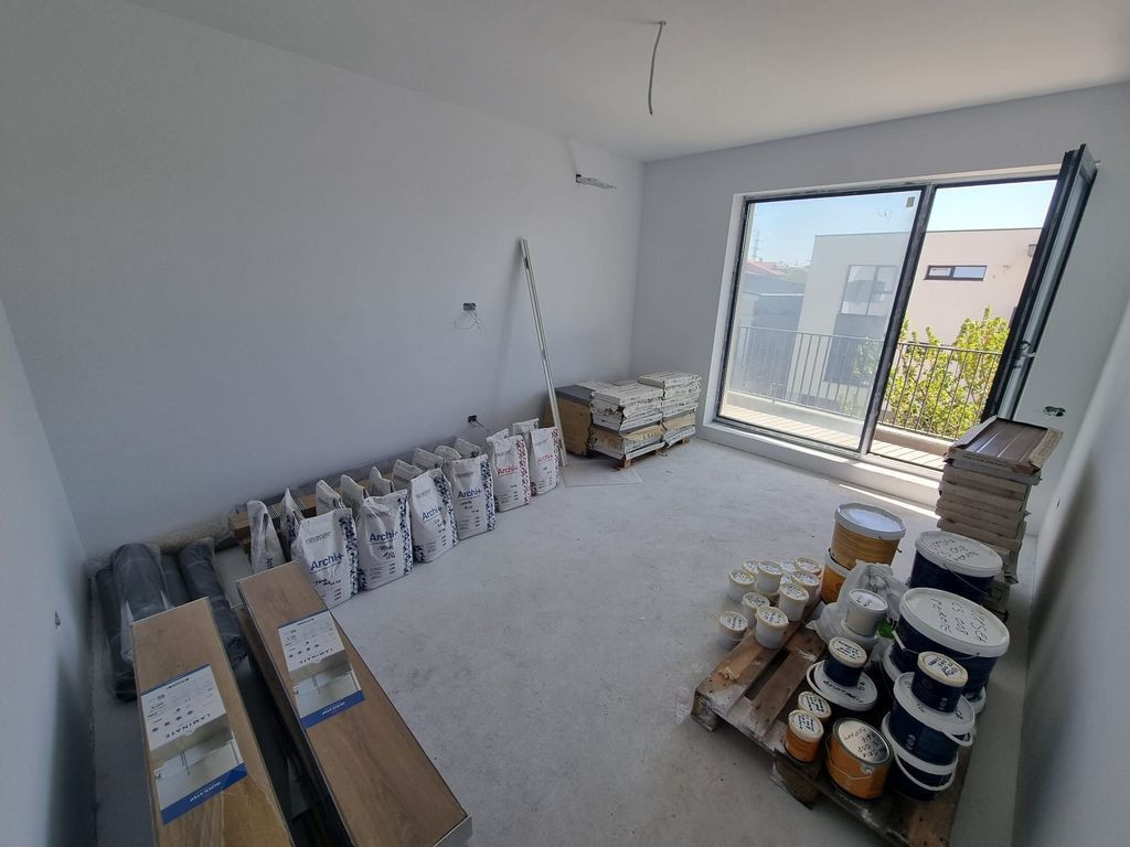 Kamsas baba novac-apartament 3 camere 88 mp cu loc de par...