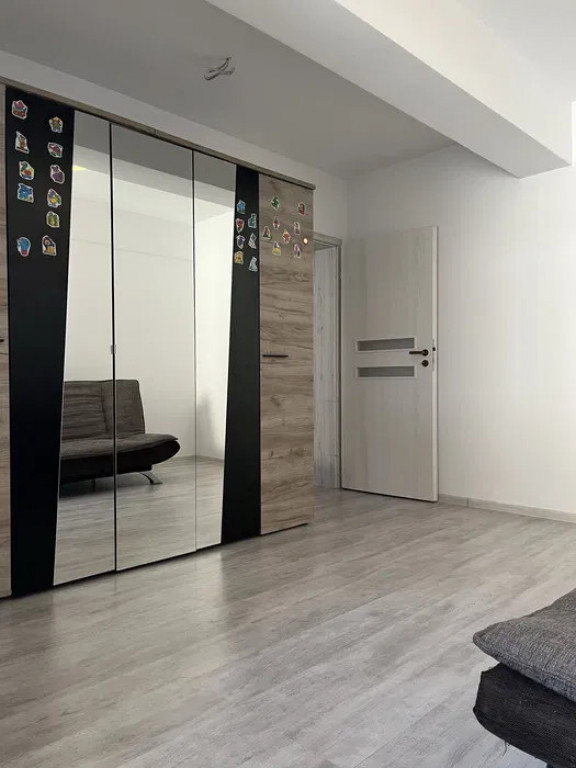 Apartament de Închiriat – Zona Coresi-Tractoru