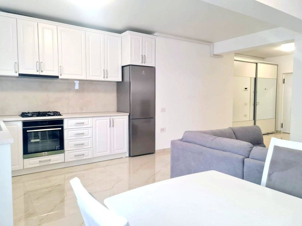 Apartament modern de închiriat în ansamblul Roka Concep...