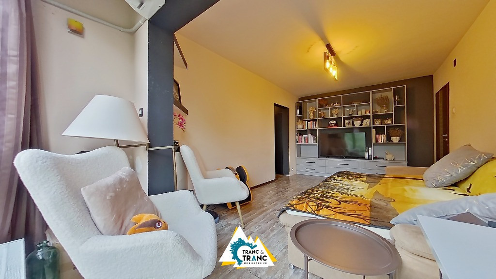 Apartament cochet cu 3 camere, etaj intermediar, în Micalaca – Miorița