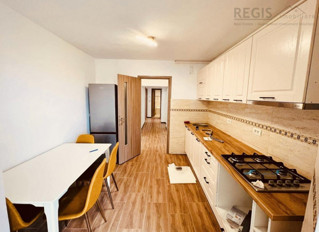 3 camere etaj intermediar cu parcare | Grivitei