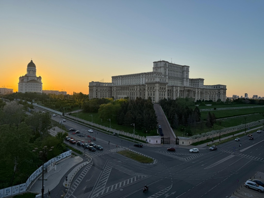 Apartament 2 camere I Priveliste Casa Poporului I 4 Balcoane