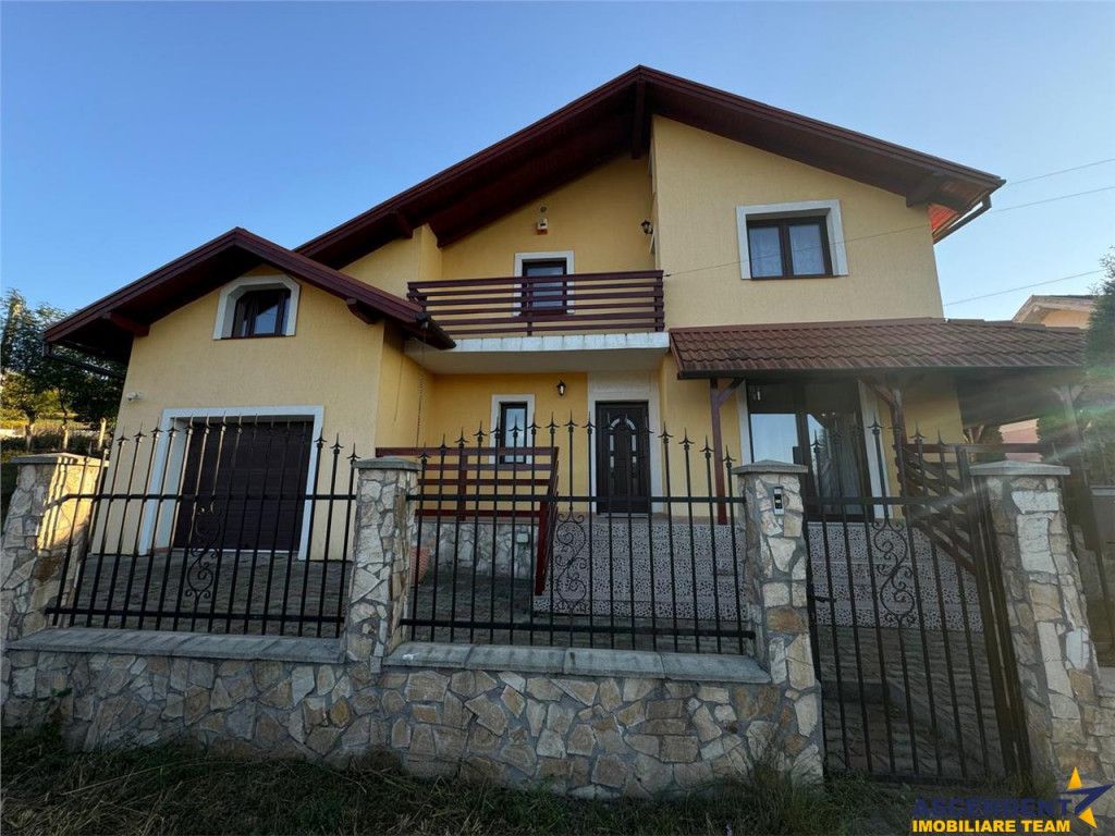 FILMTUR 3D! Vila in aliniament rafinat, cu vedere apreciabil