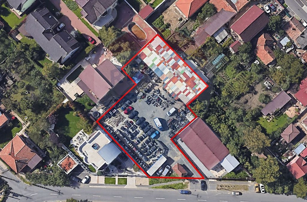 Vânzare teren 1.924mp, construcții 654mp, Arad, zona Mi...