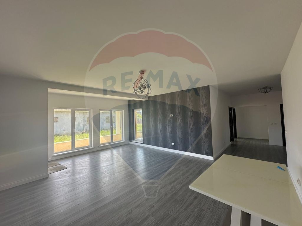 CASA finisata în Lapusel / Maramures