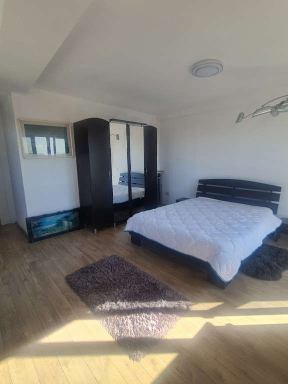 Apartament de inchiriat cu 4 camere, 114 mp, zona Brestei