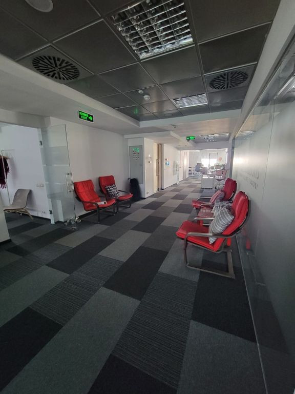 P-ța Victoriei, Spațiu Birouri, etaj 2, openspace + com...