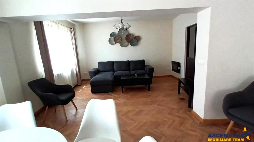 Casa cu 4 apartamente, 340 mp utili,garaj pentru 2 masini, N