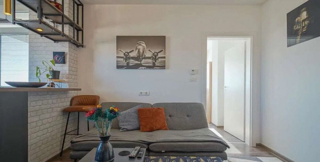 Apartament 2 cam 60 mp, et 10, RACADAU