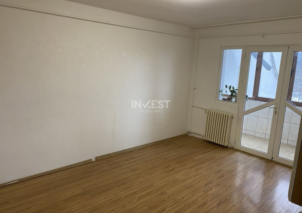 Apartament 4 camere decomandat, 81 mp, etaj 3/3 cu pod