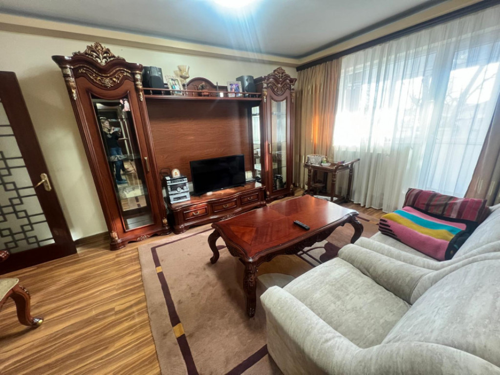 Tomis Nord zona restaurant Rustic apartament 4 camere semide