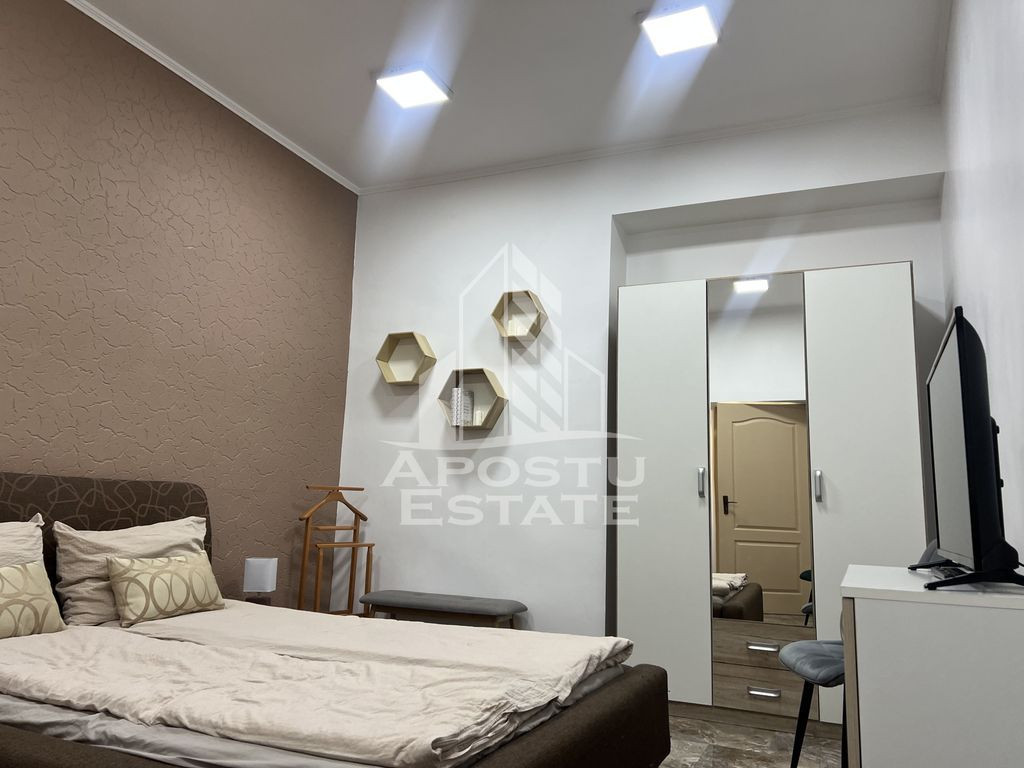 Apartament cu 2 camere, parter, curte, zona Piata Maria