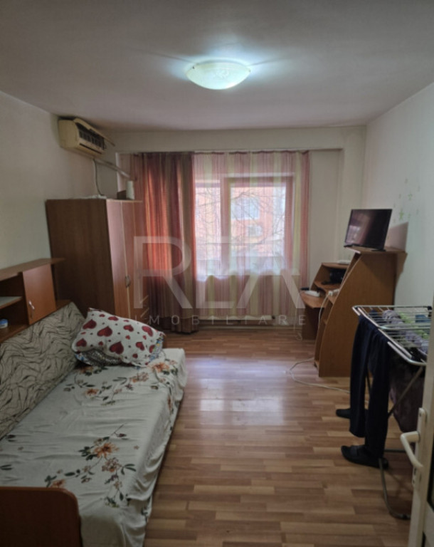 Garsoniera zona Fizicienilor, Sector 3