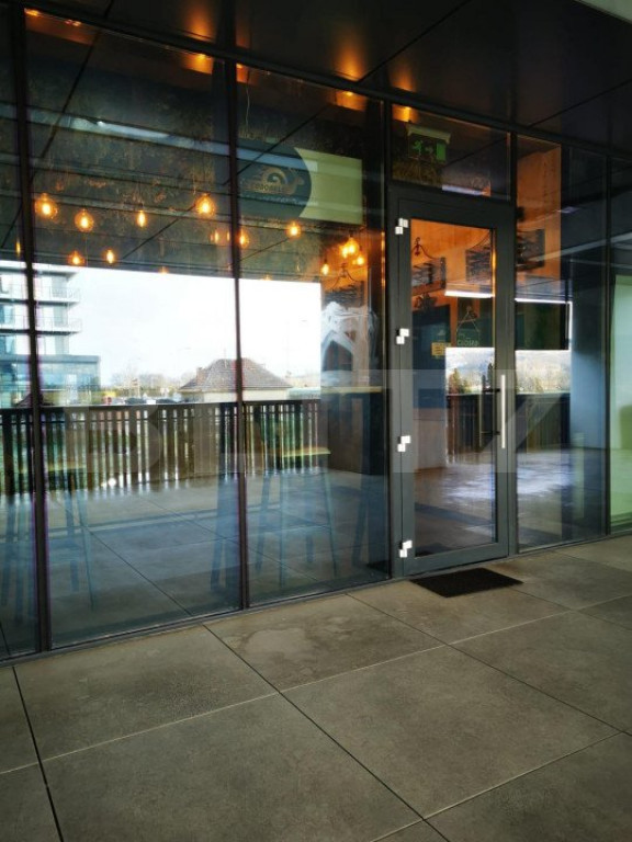 Spatiu destinat unei cafenele, amenajat. Zona Vivo!