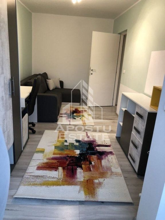 Apartament cu 3 camere decomandat in zona Complexului Stu...