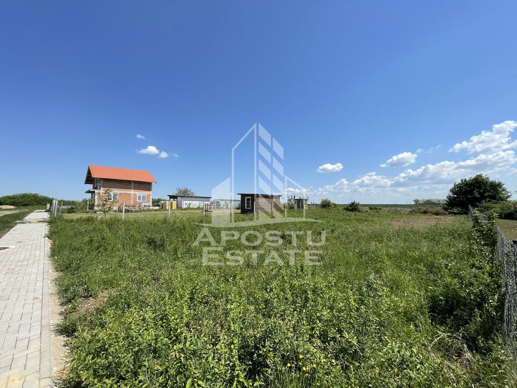 Teren cu utilitati, 658 mp, Giarmata