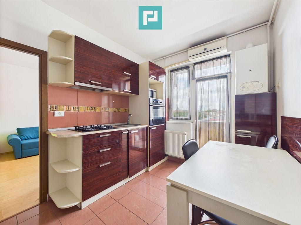 Apartament 2 camere, etaj 1, zonă de interes