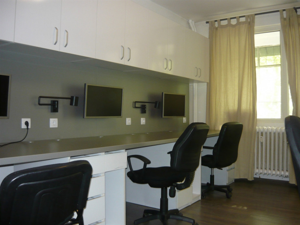 Birou de inchiriat, Tei langa Circa 7