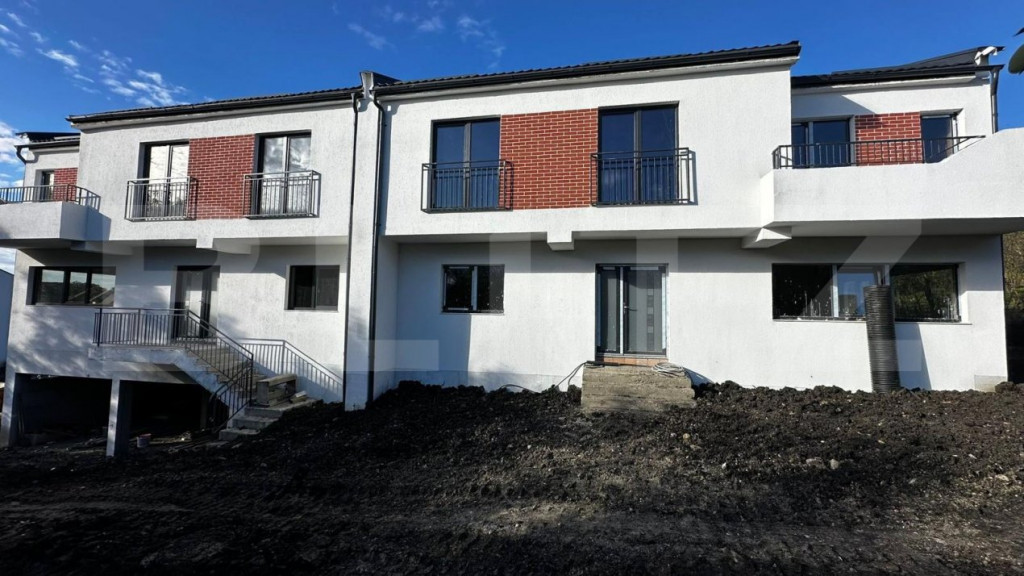 Duplex de vanzare, cu 4 camere, 131 mp, zona Chinteni