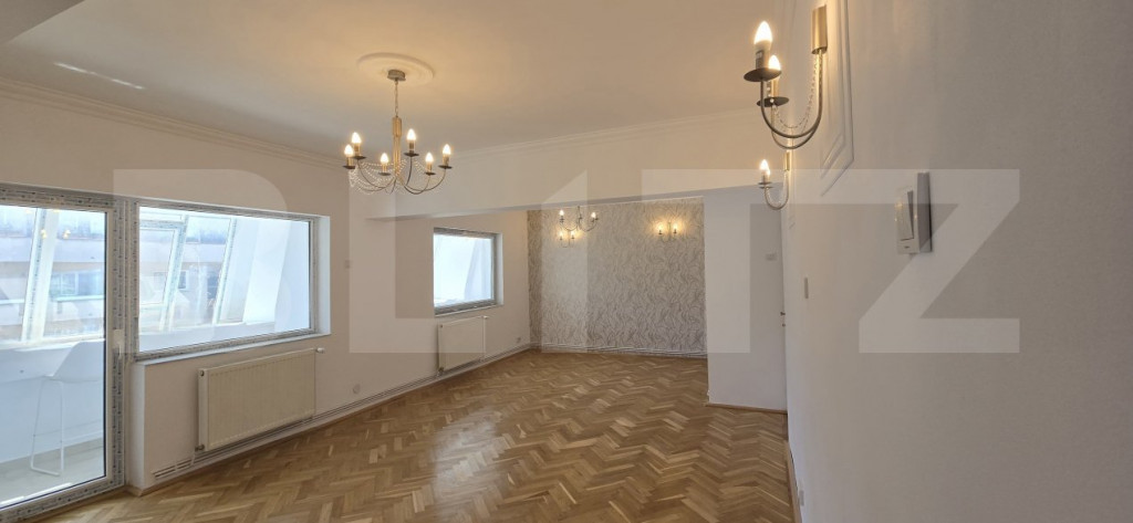 Apartament, renovat, cu 4 camere, 120 mp totali, zona Centr