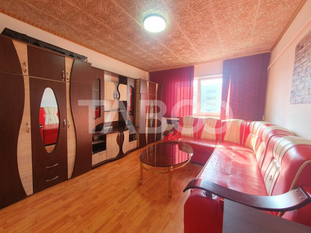 Garsoniera decomandata etaj 3 zona Parcului 25 mp utili