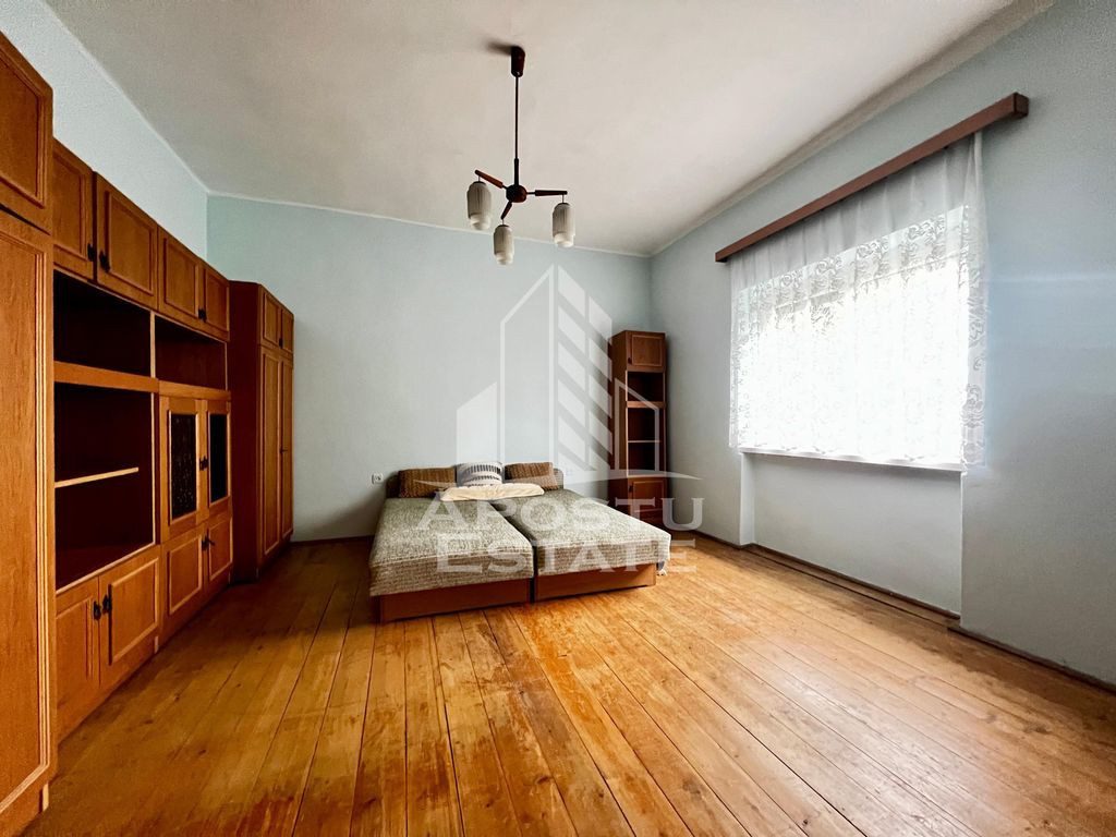 Casa cu 2 camere, 690mp in Battonya