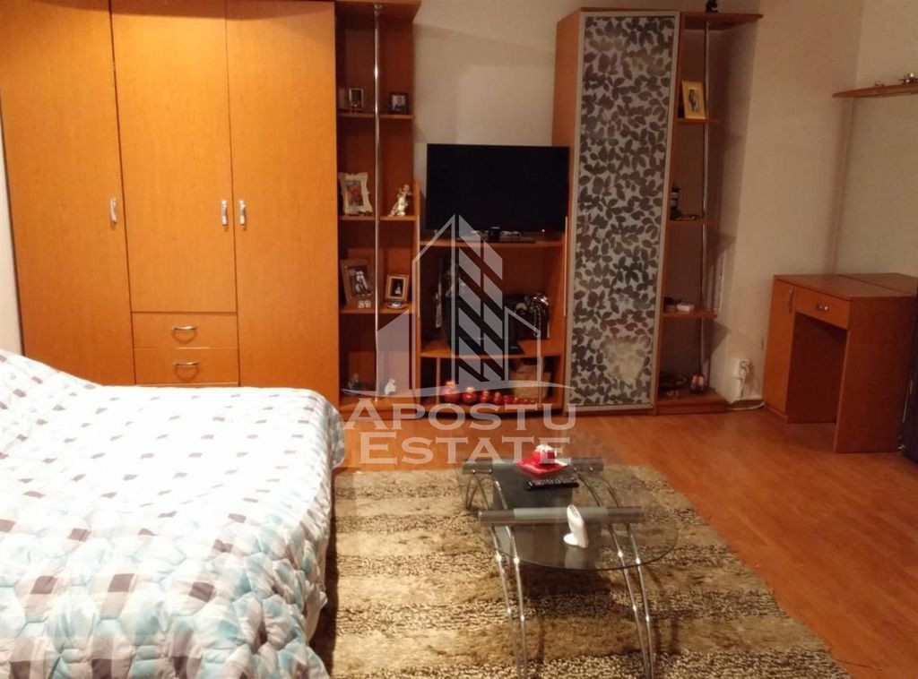 Apartament 1 camera mobilat si utilat complet.