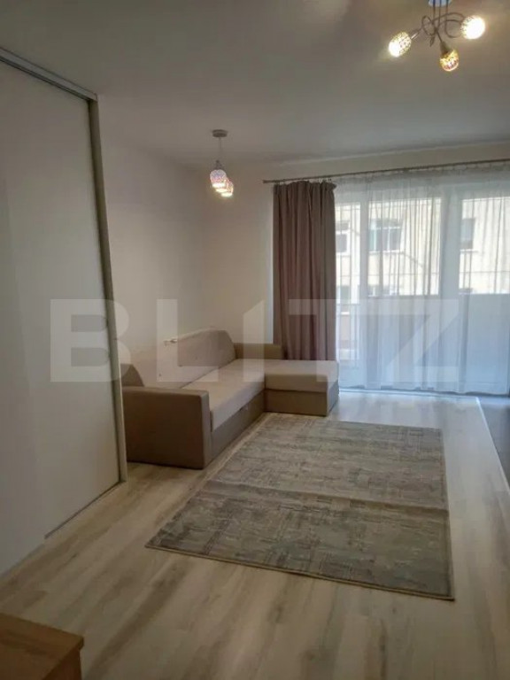 Apartament de inchiriat, cu o camera, modern, 45 mp, zona Ir
