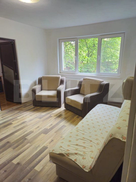 Apartament de vanzare, cu 2 camere, 37 mp, zona Piata 1 Mai