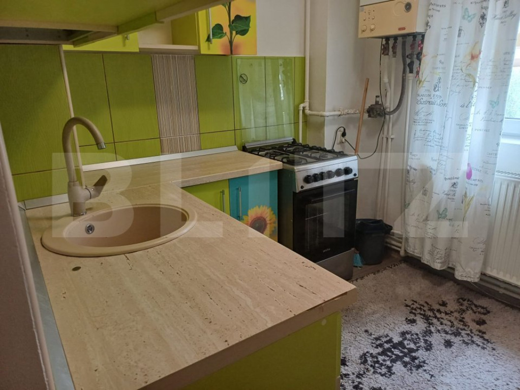 Inchiriez apartament 2 camere, 50 mp in zona Victoriei- MALL