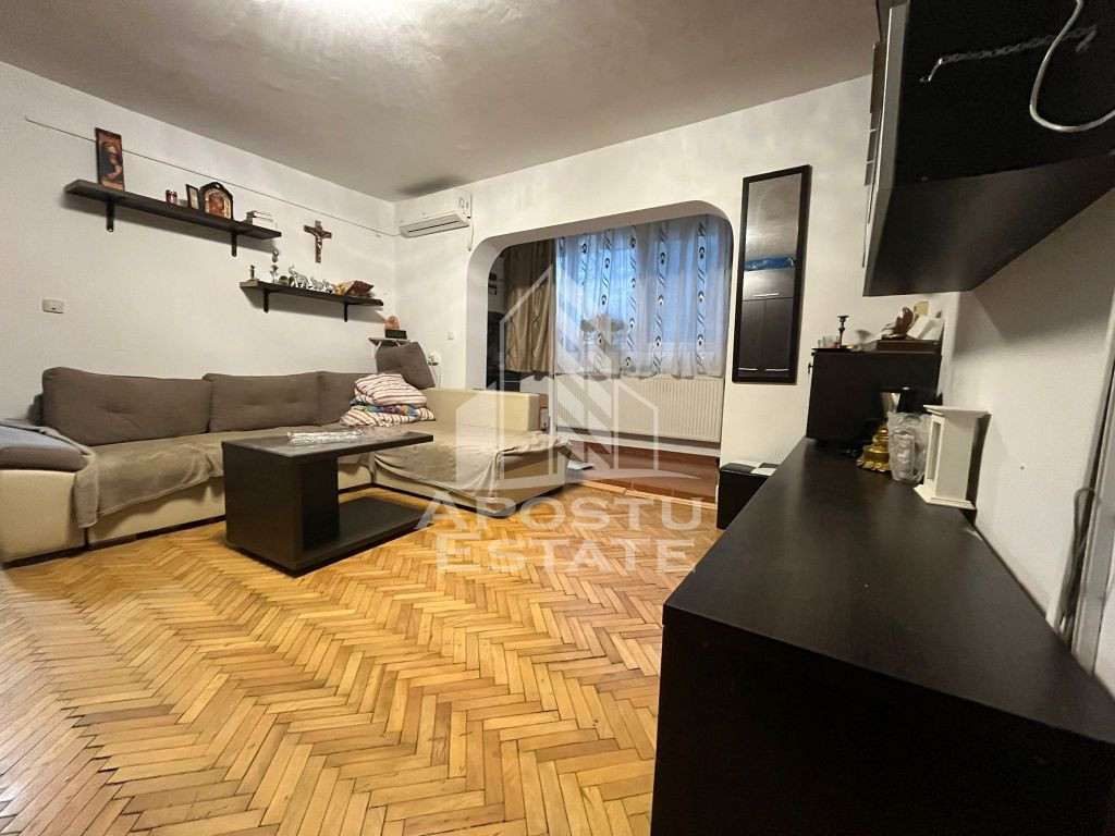 Apartament cu 2 camere, confort 1, centrala proprie, zona...