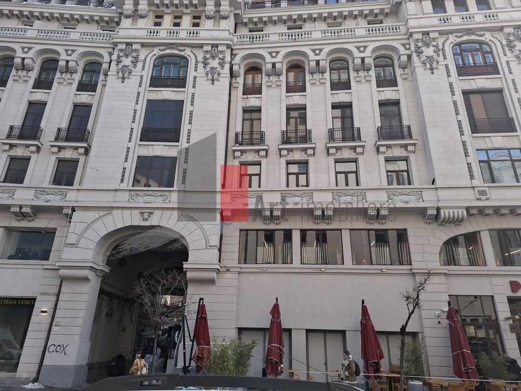 Apartamentul "REHEGUA" , stradal, bloc "REABILITAT"