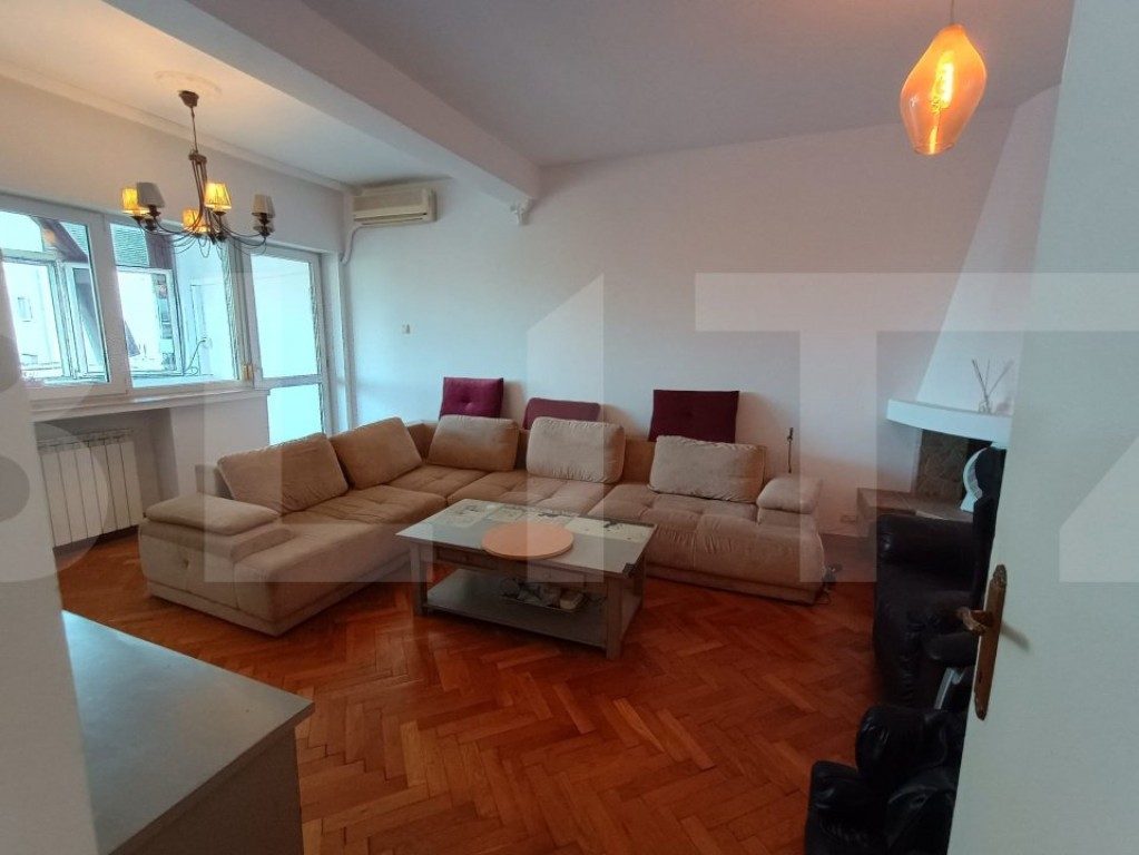 Apartament de vanzare, cu 3 camere, 87 mp, zona Calea Victor