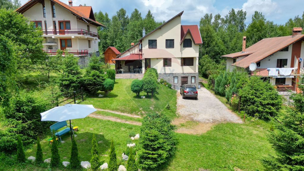Casă / Vilă de vacanță ideală în satul Drumul Carul...