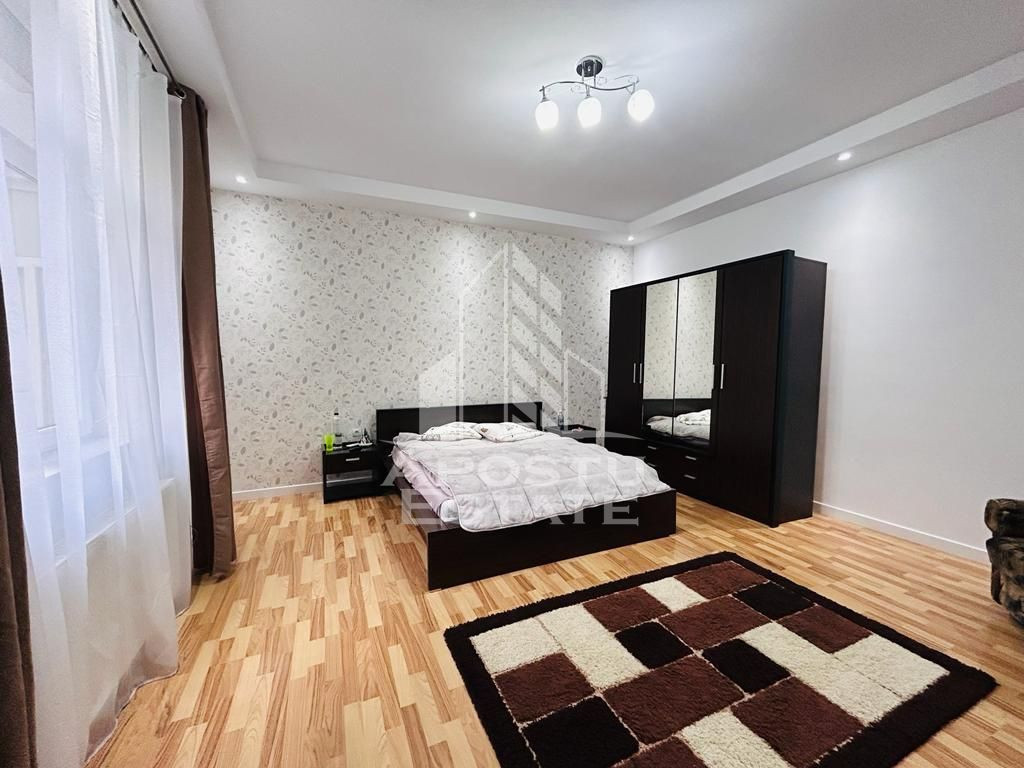 Apartament 3 camere, 2 bai si loc de parcare in curte in ...