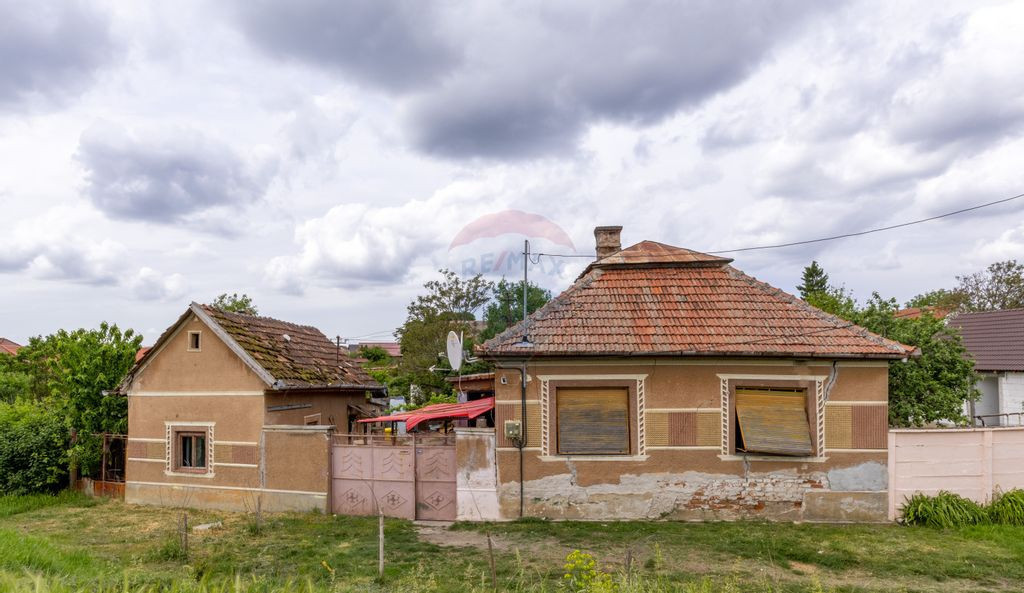 Casă de vânzare în Pecica, 387 mp teren – aproape de...