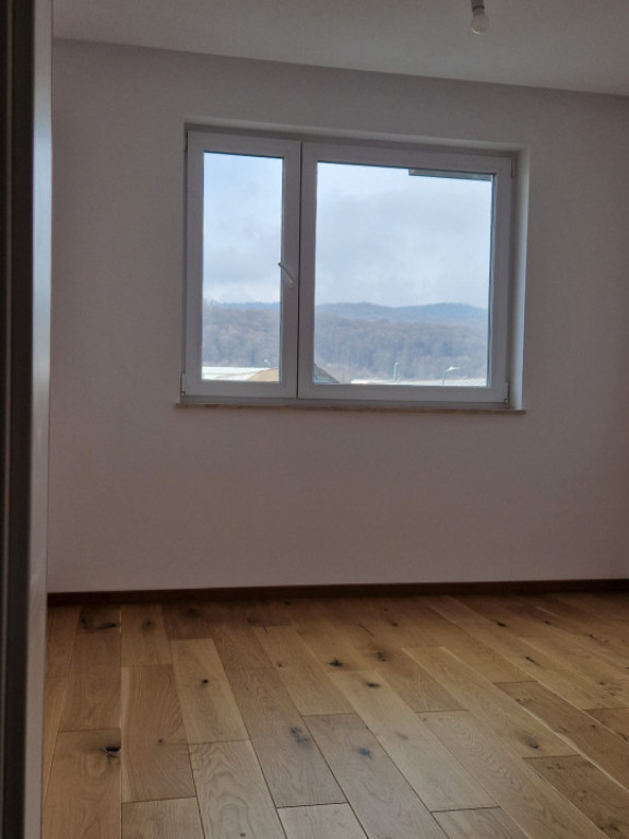 Apartament nou cu 3 Camere de Închiriat în Urban Plaza Br