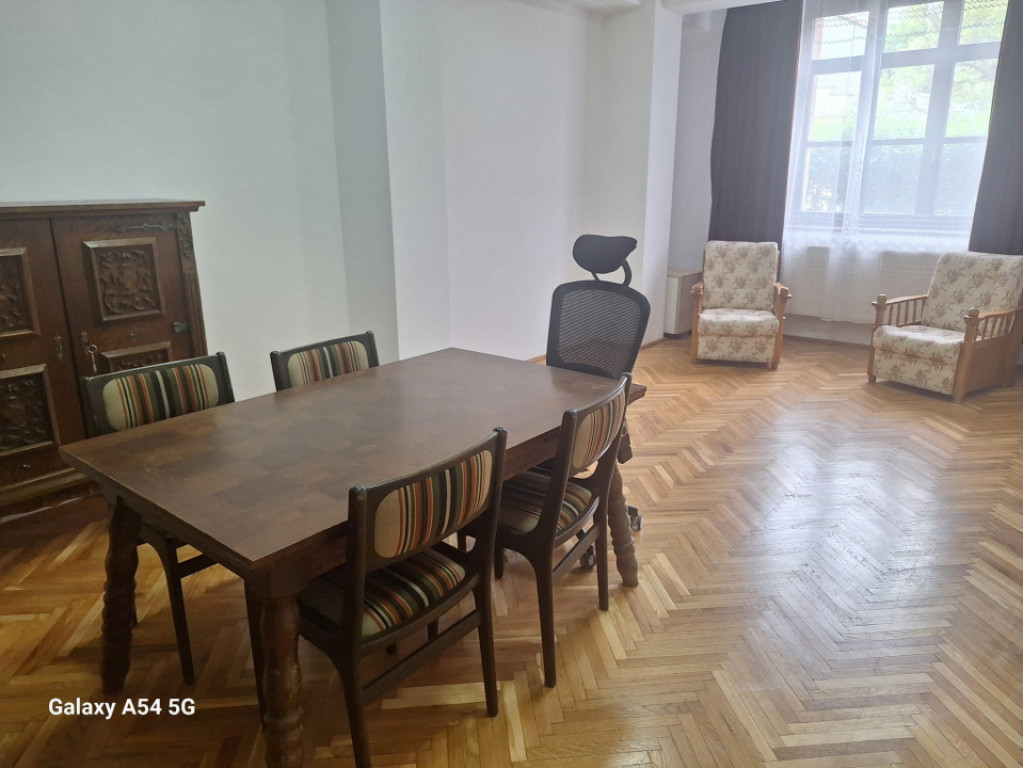 360 Euro - Sararie! Spatiu birou, 29 mp, Sararie