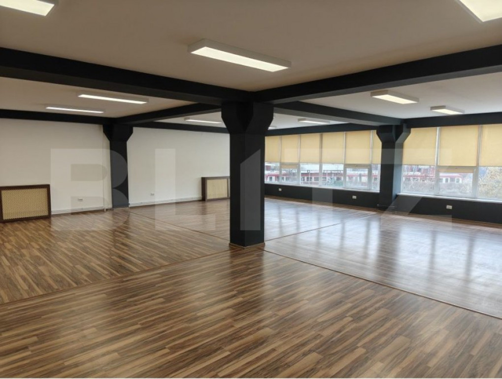 Spaţiu birou de închiriat, 185 mp, zona Tractorul