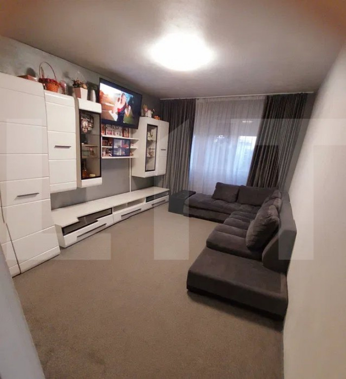 Apartament de vanzare, cu 3 camere, 66 mp, zona Podgoria