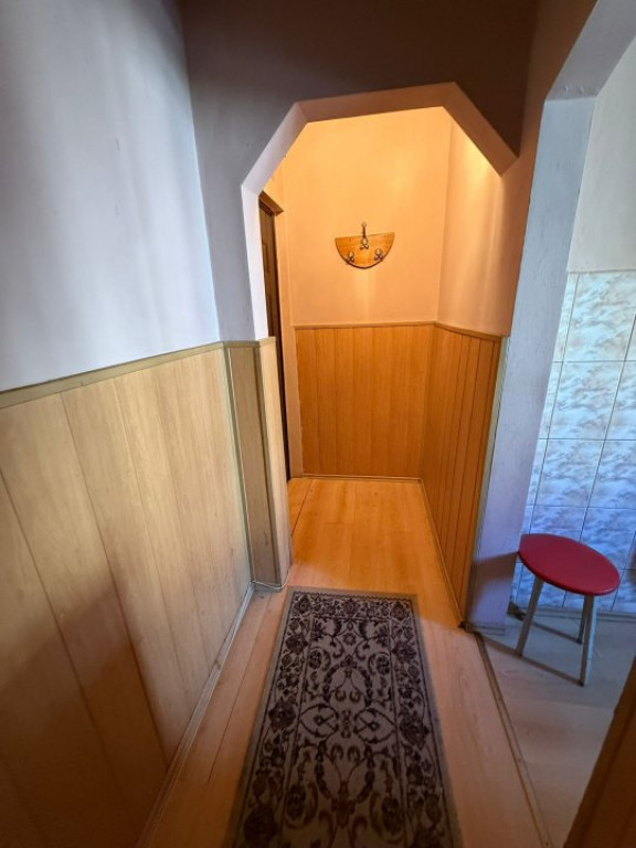 Apartament cu 2 camere, semidecomandat, 40 mp, zona Hipodrom