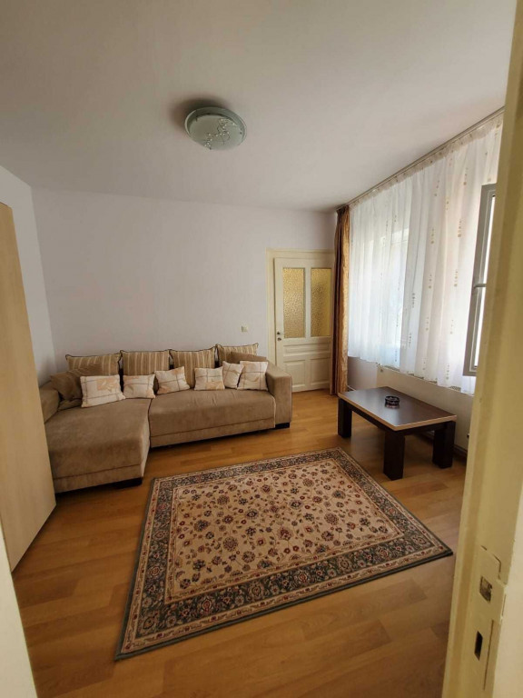 Casa singur in curte, cu acces auto,vedere frumoasa, Schei,