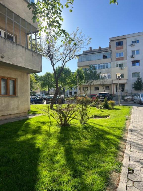 APARTAMENT 2 CAMERE, DECOMANDAT, ETAJ 3, BLOC 1986, ZONA SEL