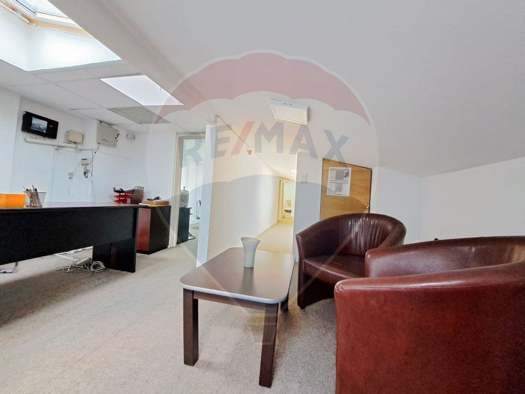 Spațiu de birouri la mansarda - Zona Unirii